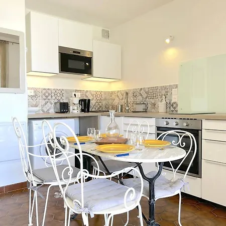 Apartment 4 Couchages Avec Jardin Et Piscine A